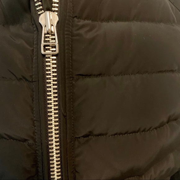 Almost new Moose Knuckles womens lightweight down jacket small - Picture 3 of 7